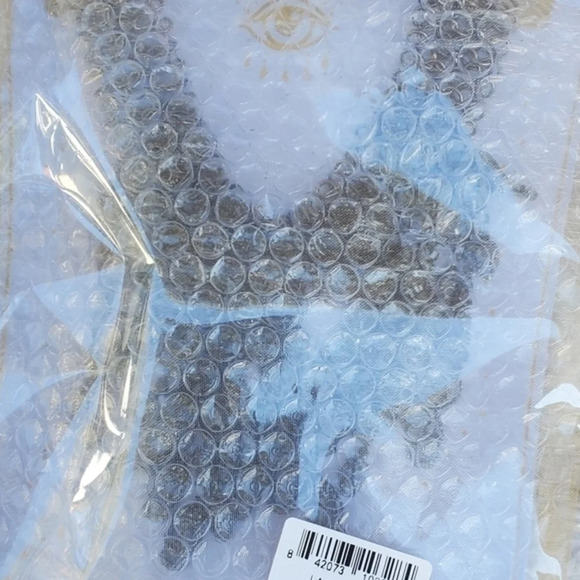 Hematite skulls bib Statement necklace NWT - Picture 4 of 9